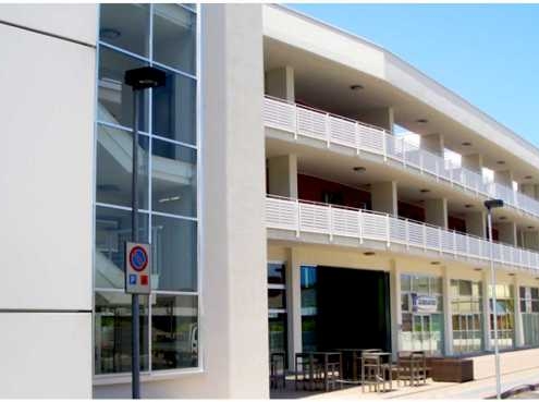 LOCALI COMMERCIALI PESARO